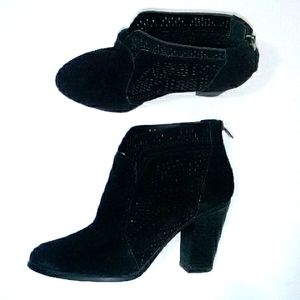 Vince Camuto black heeled booties boots